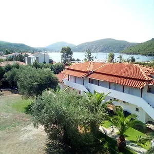The Port Πόρτο Κουφό