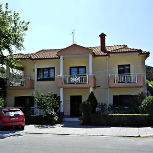 Roula Στρατώνι